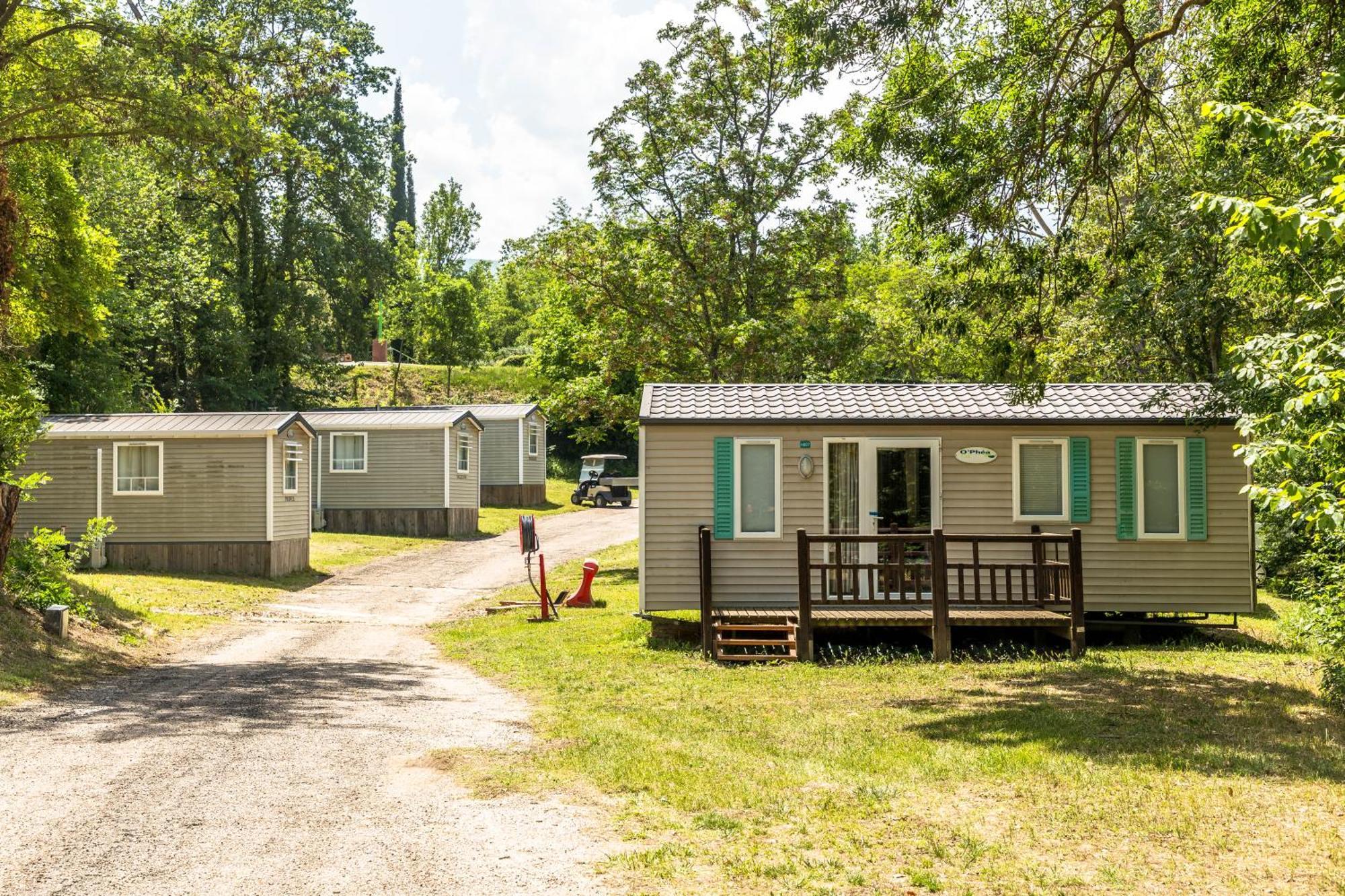 Camping Les Rives Du Lac De Vinca 外观 照片