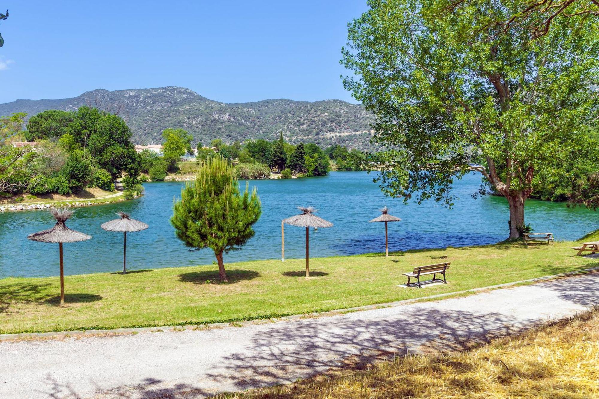Camping Les Rives Du Lac De Vinca 外观 照片
